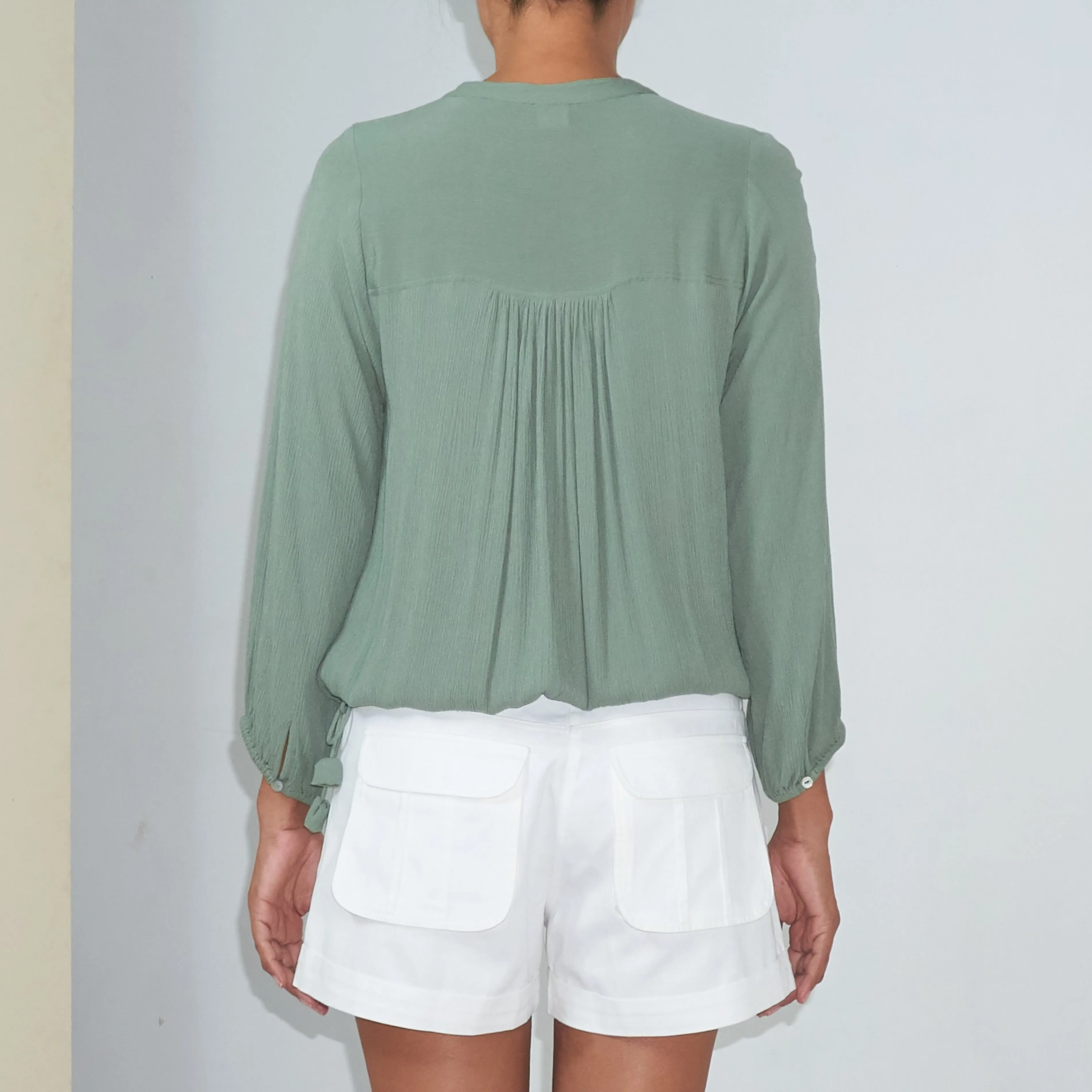 BKLN TOP - Crinkled Rayon | Light Olive Green